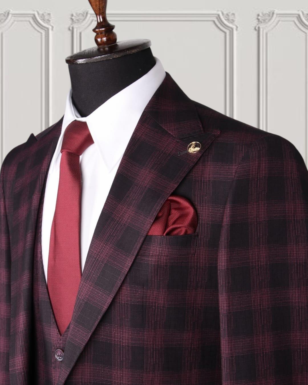 Stylish 3-piece suit for men with a slim fit Jacket, Pants and Vest