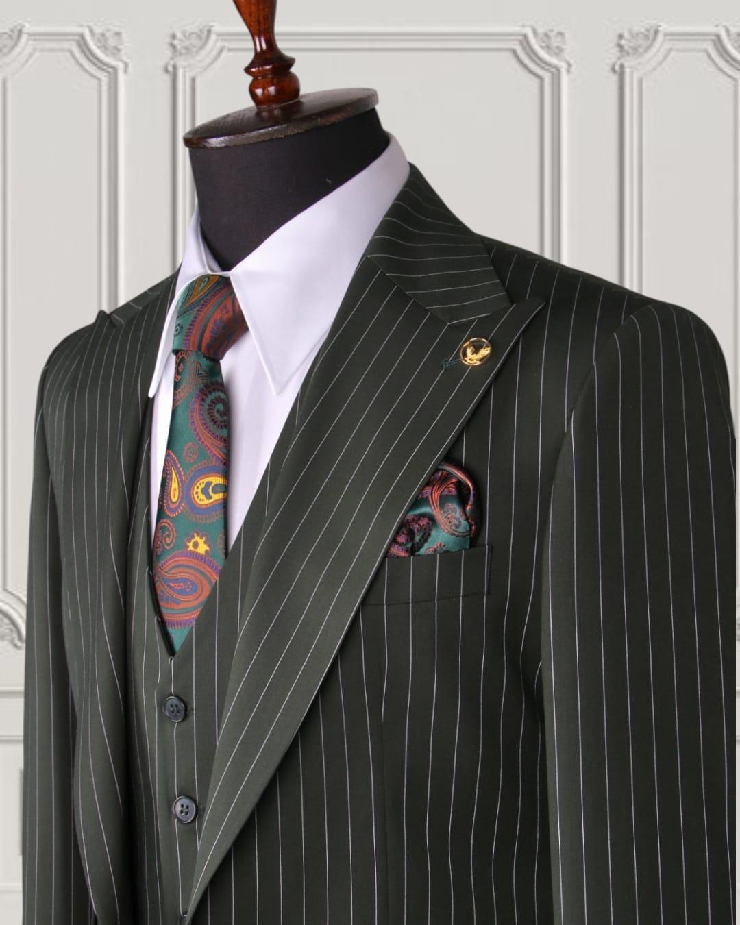 Formal Men Suits Pin Striped 3 Pieces Wide Peak Lapel Business Wedding Tuxedos